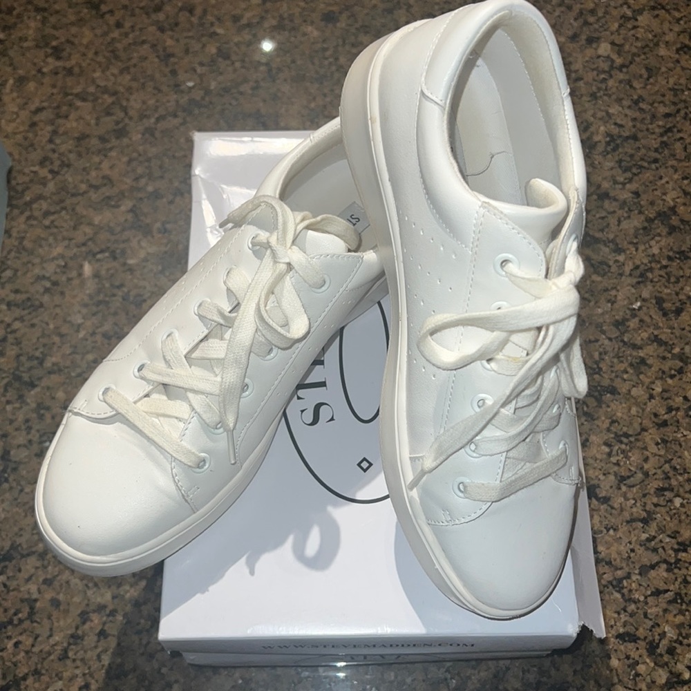 Steve Madden shoes size 9